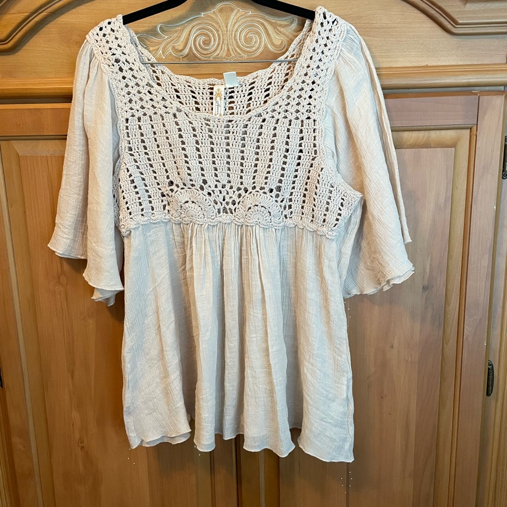 Adiva Cream 3/4 Sleeve Smocked Blouse - Picture 1 of 4